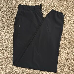 Women’s size small under armour athletic pants